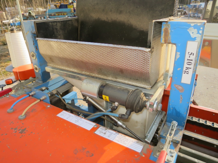4992 EMVE BE5000 paper bagger