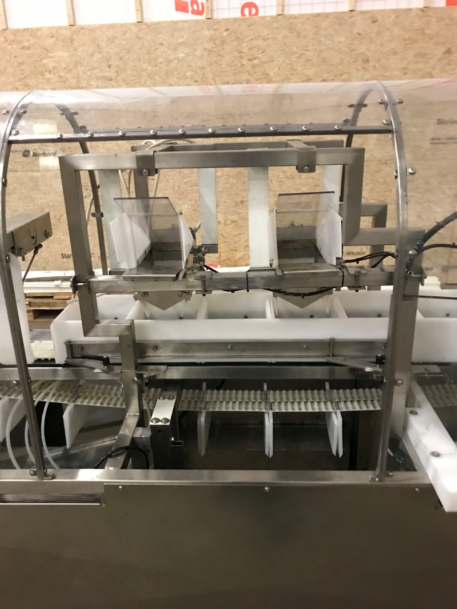 4994 Newtec tray filler NBM61F for punnets