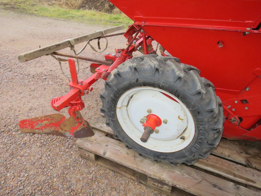 4998 Kverneland Underhaug potato planter