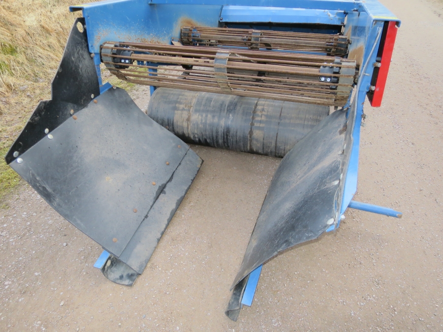 5002 Asa-Lift onion windrower  WR 1350 mm web