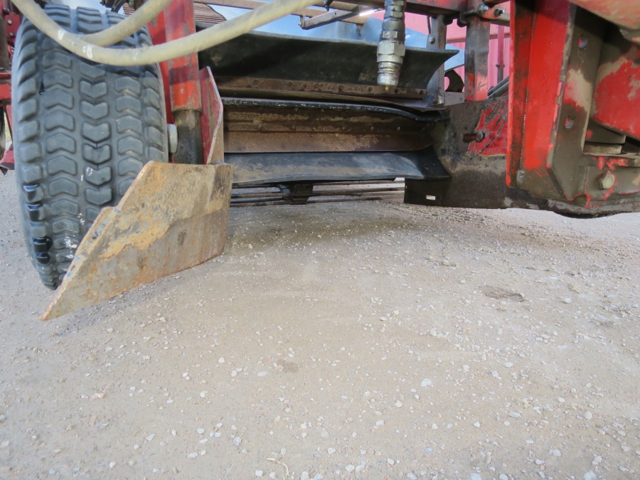 5008 Kverneland Underhaug 2200 onion loader harvester