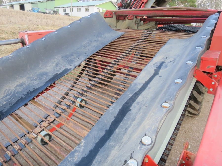 5008 Kverneland Underhaug 2200 onion loader harvester