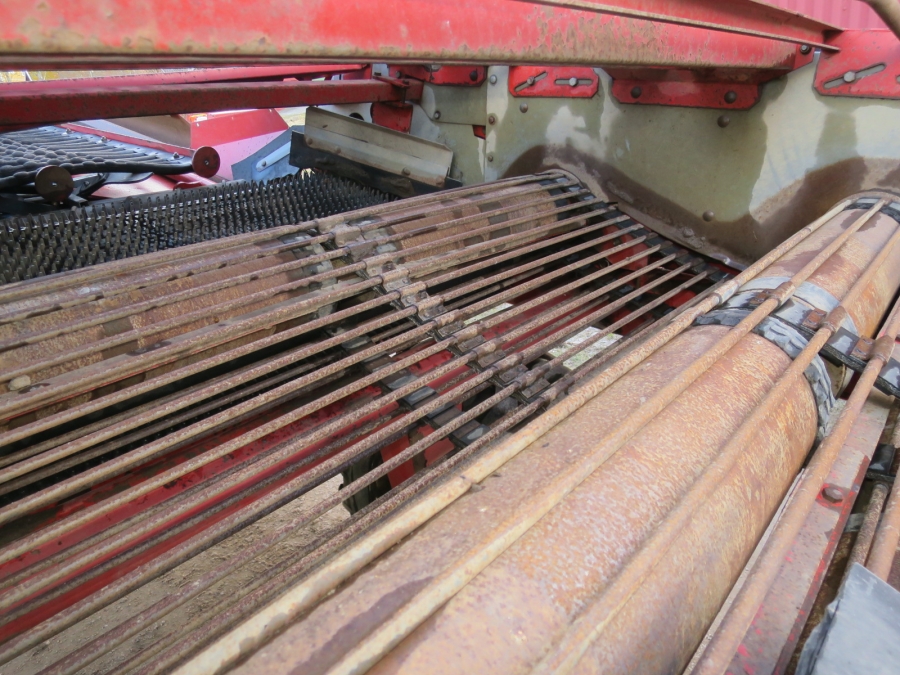 5008 Kverneland Underhaug 2200 onion loader harvester