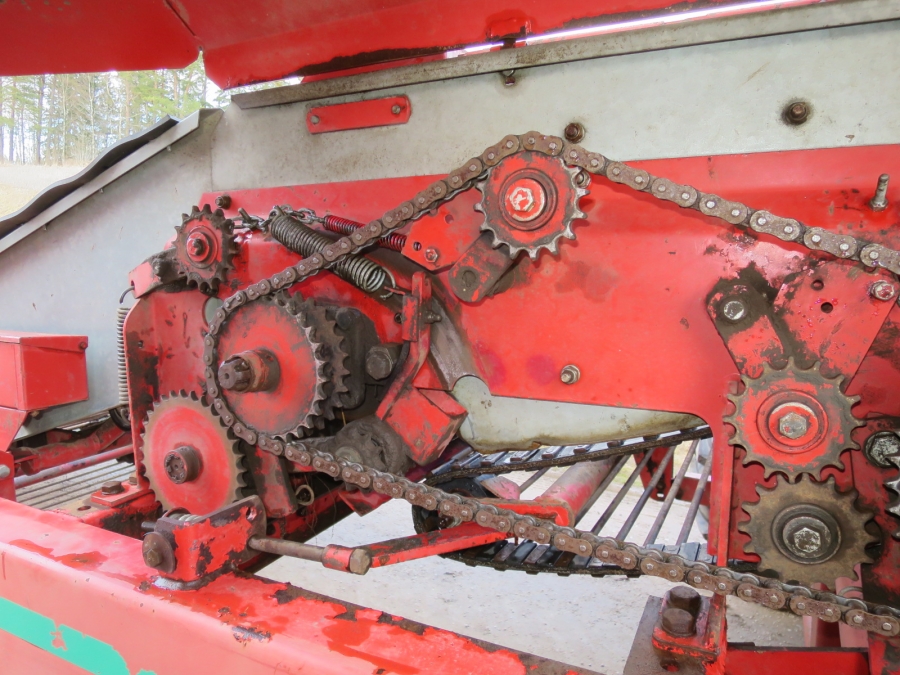 5008 Kverneland Underhaug 2200 onion loader harvester