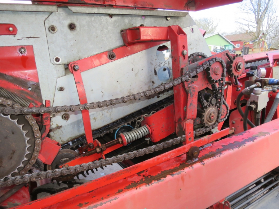 5008 Kverneland Underhaug 2200 onion loader harvester