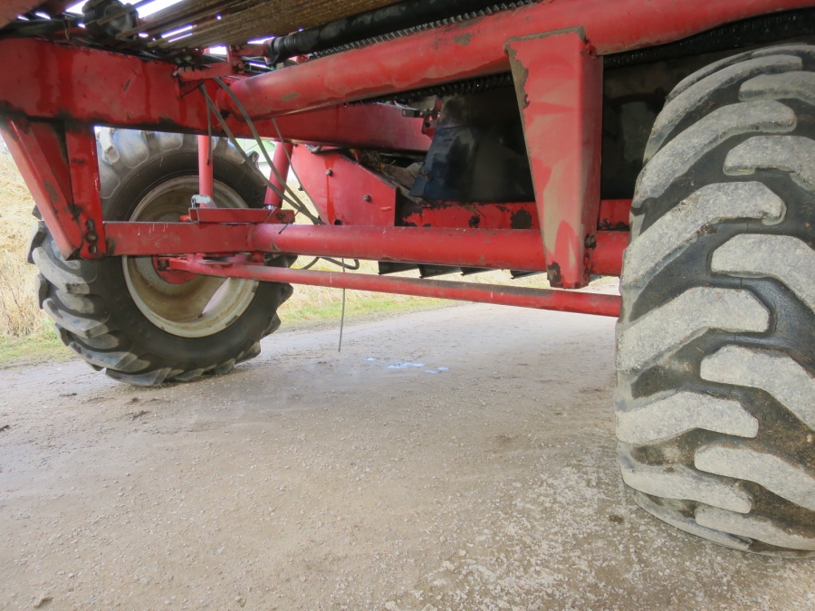 5008 Kverneland Underhaug 2200 onion loader harvester