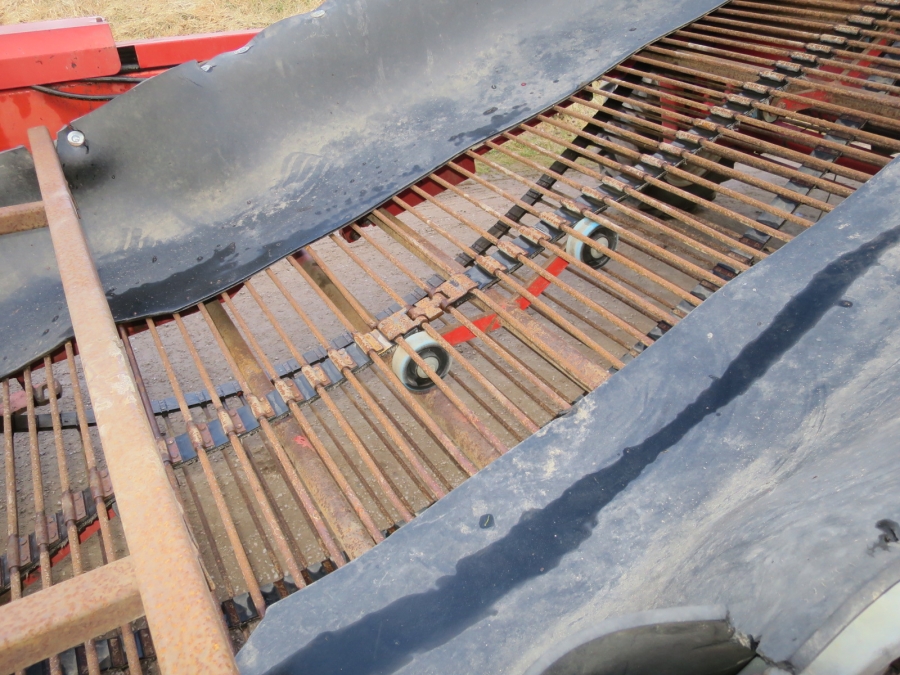 5008 Kverneland Underhaug 2200 onion loader harvester