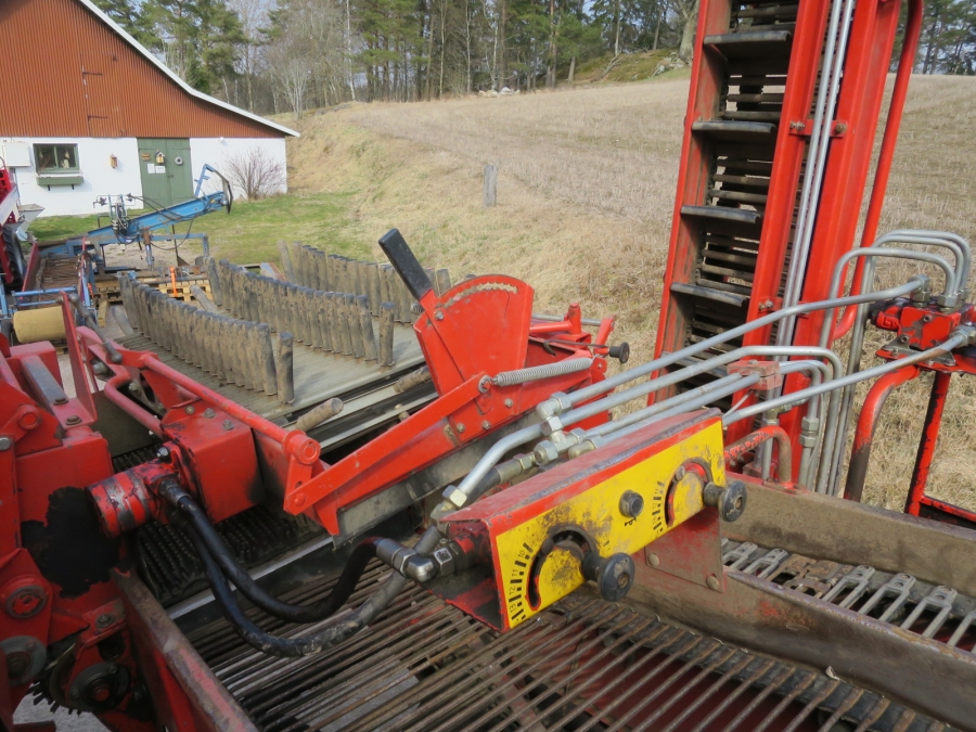 5014 Grimme SE70-20 potato harvester