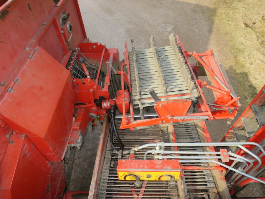 5014 Grimme SE70-20 potato harvester