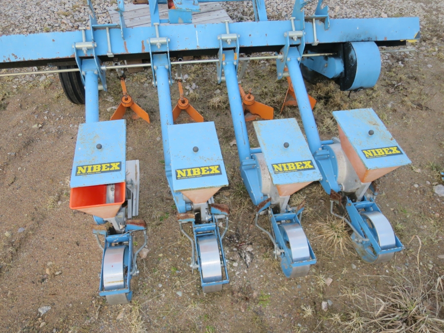 5015 Nibex 300 Sämaschine 4 Reihe