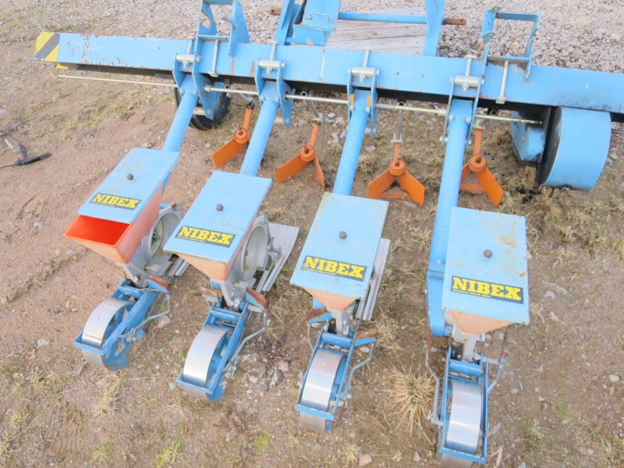 5015 Nibex 300 Sämaschine 4 Reihe