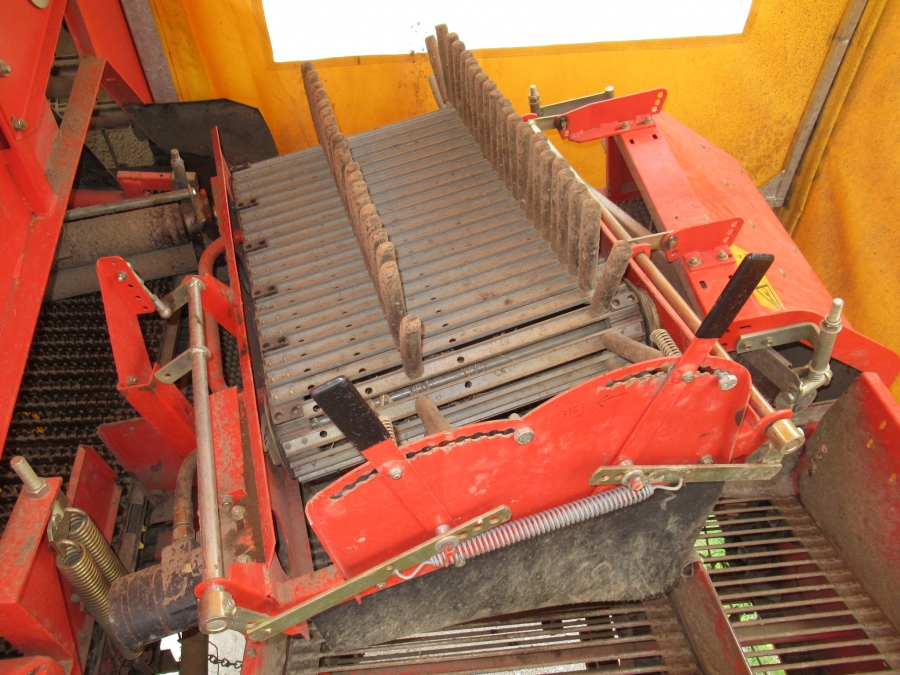 5035 Grimme SE75-40 potato harvester