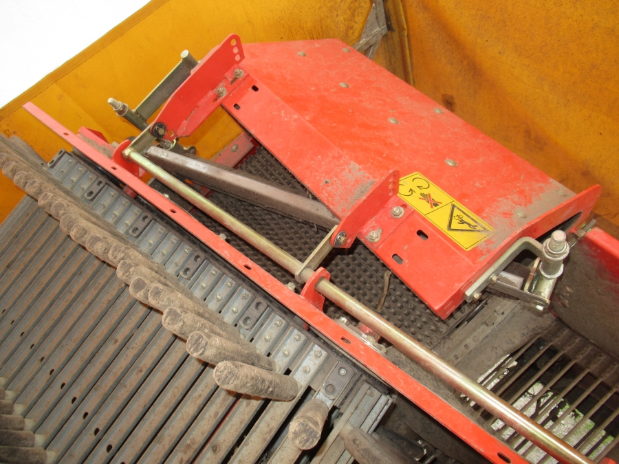 5035 Grimme SE75-40 potato harvester
