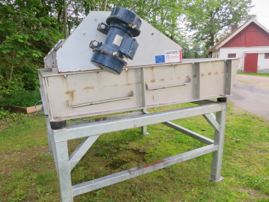 5058 Upmatic small pieces grader or vibratory feeder