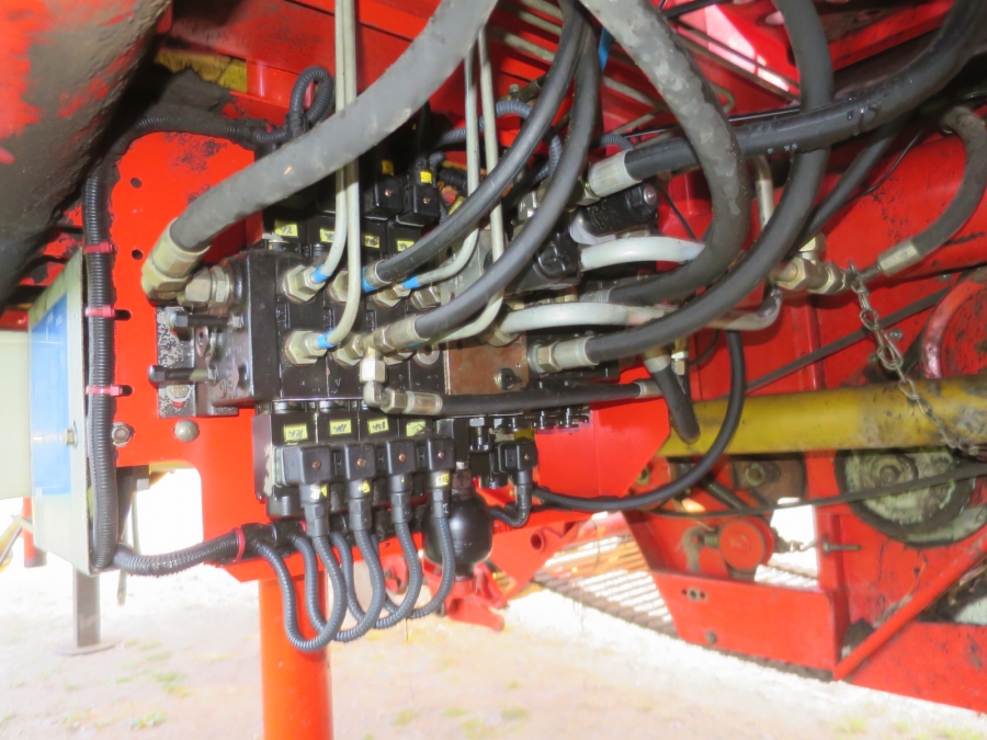 5067 Grimme SE75-40 potato harvester
