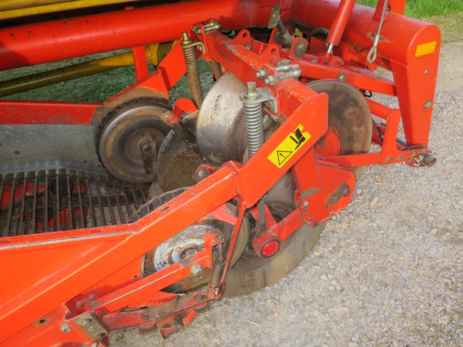 5067 Grimme SE75-40 potato harvester