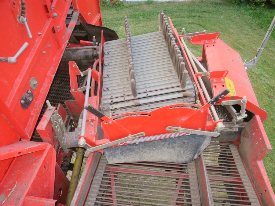 5067 Grimme SE75-40 potato harvester