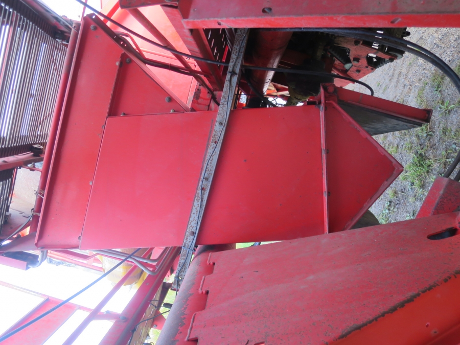 5067 Grimme SE75-40 potato harvester