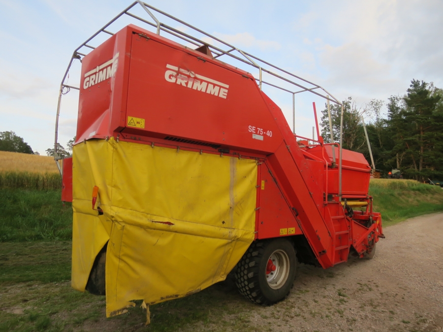 5067 Grimme SE75-40 potato harvester