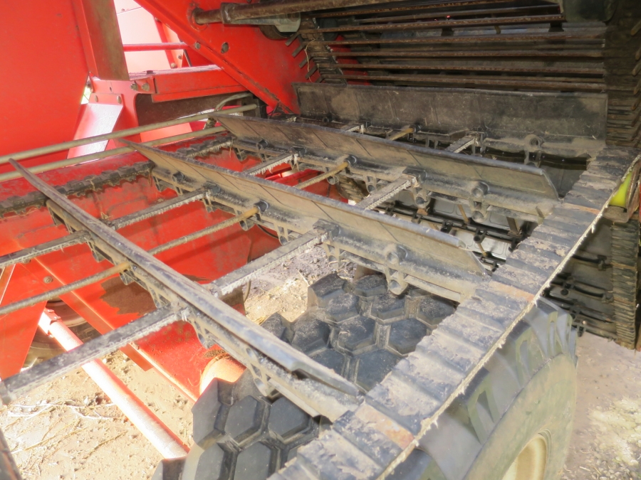 5067 Grimme SE75-40 potato harvester