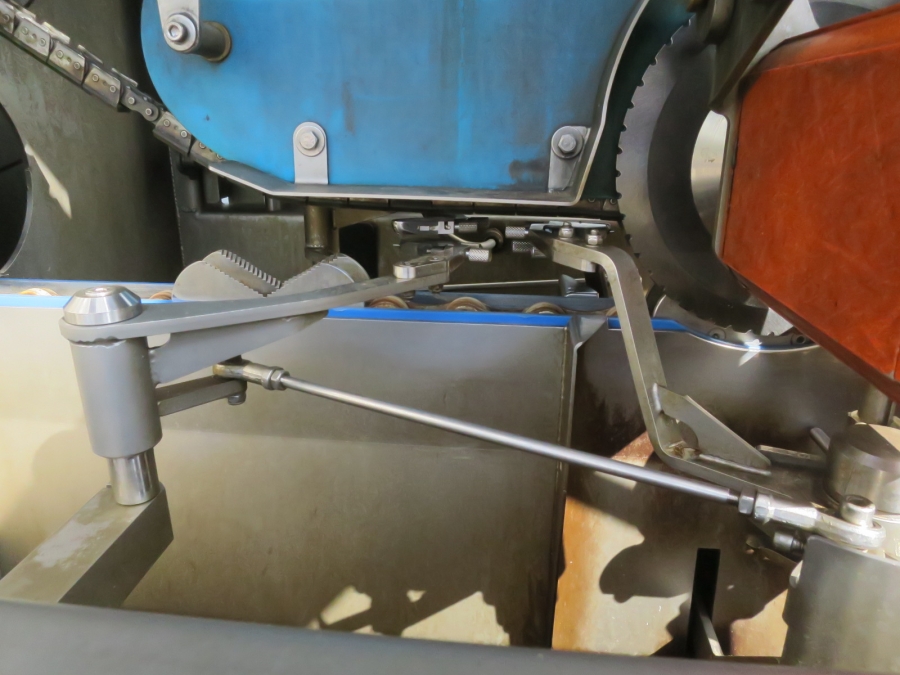5090 Sormac USM S-100 onion peeler