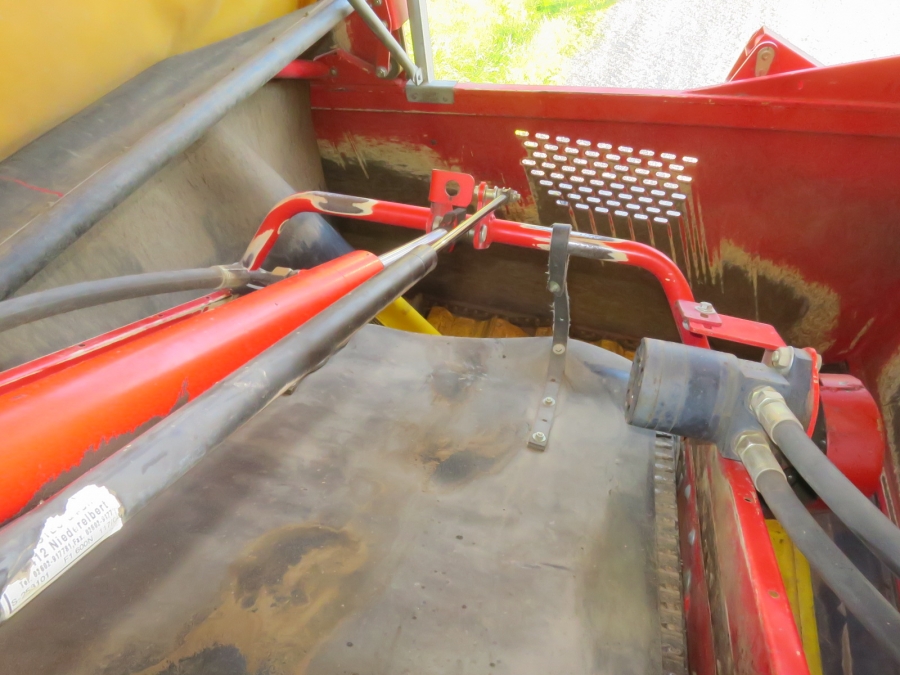5092 Grimme SE75-40 potato harvester