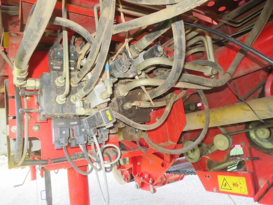5092 Grimme SE75-40 potato harvester
