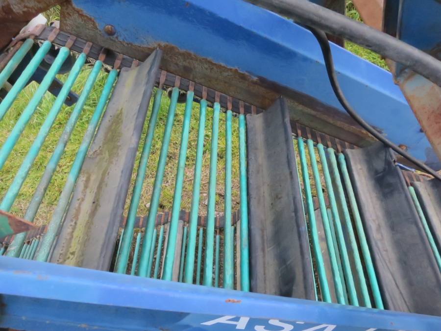 5097 Asa-Lift onion loader with elevator