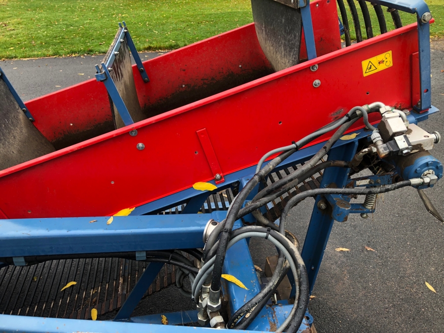 5098 Asa-Lift KT-80 potato harvester mounted