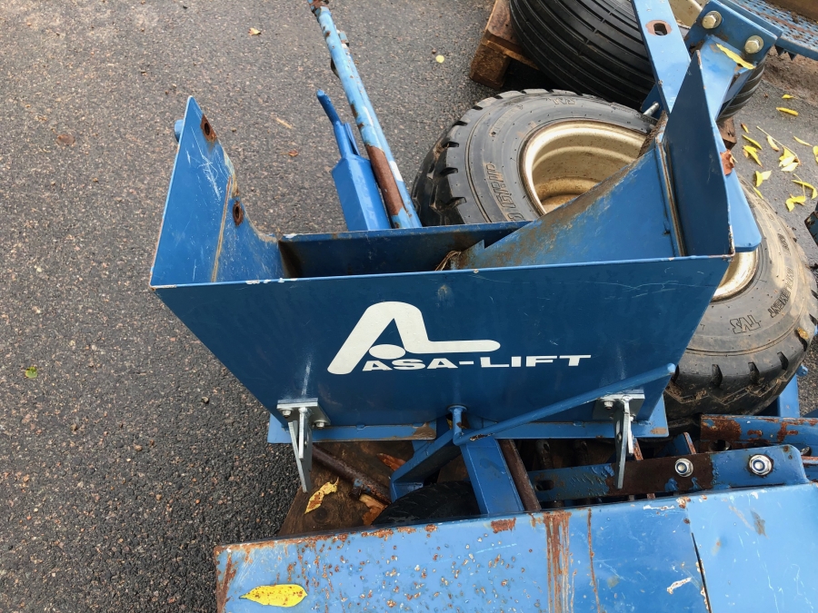 5098 Asa-Lift KT-80 potato harvester mounted