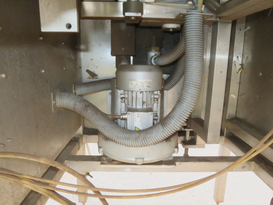 5105 Newtec PEB40G carrot bagger