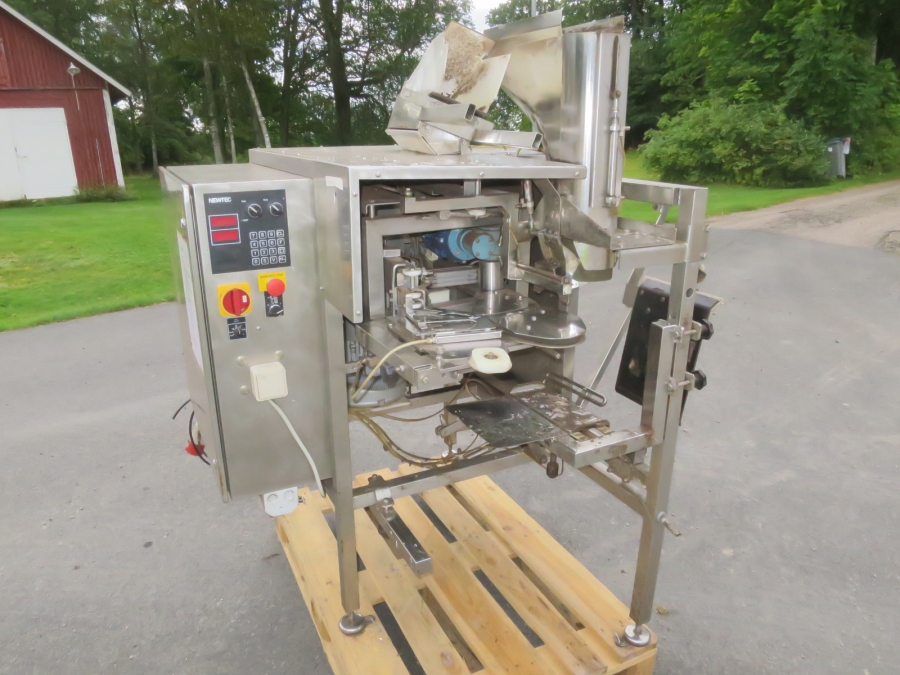 5105 Newtec PEB40G carrot bagger