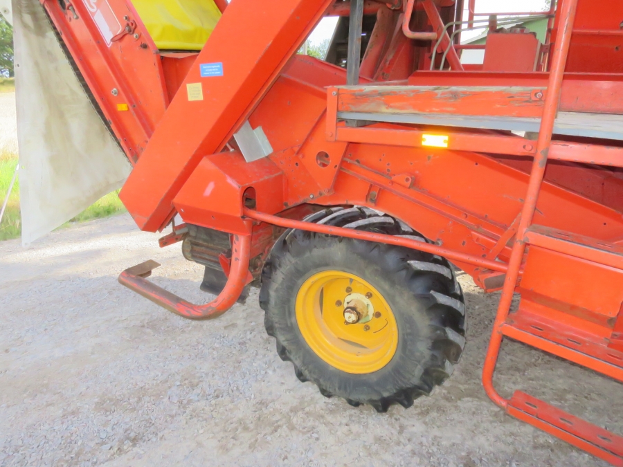 5107 Grimme potato harvester
