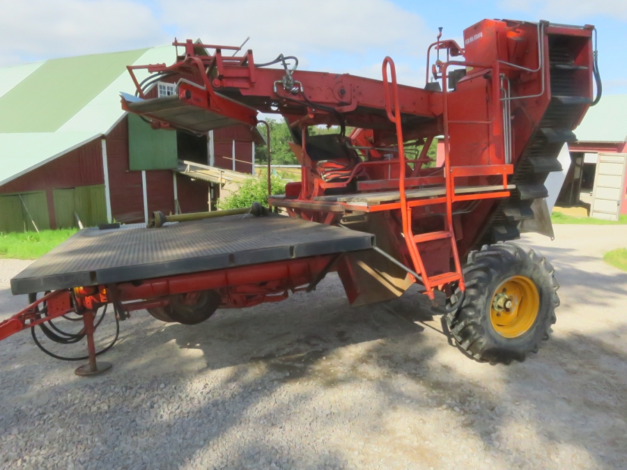 5107 Grimme potato harvester