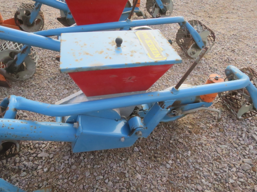 5109 Nibex 300 precision seeder 5 row