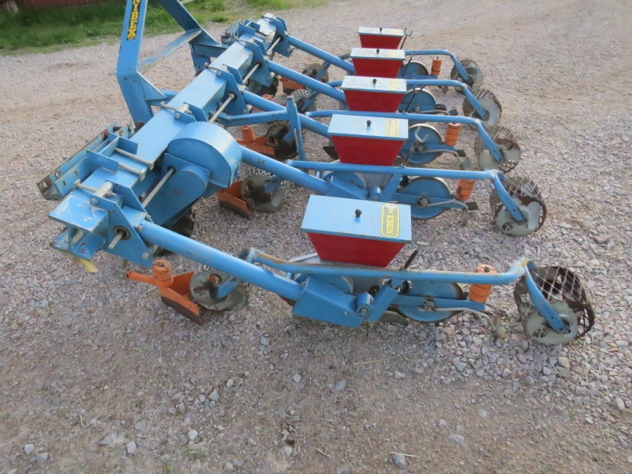 5109 Nibex 300 precision seeder 5 row