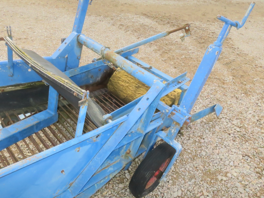5138 Asa-Lift onion loader with elevator