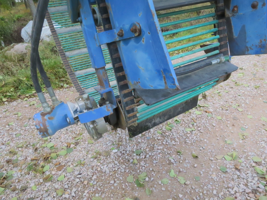 5138 Asa-Lift onion loader with elevator