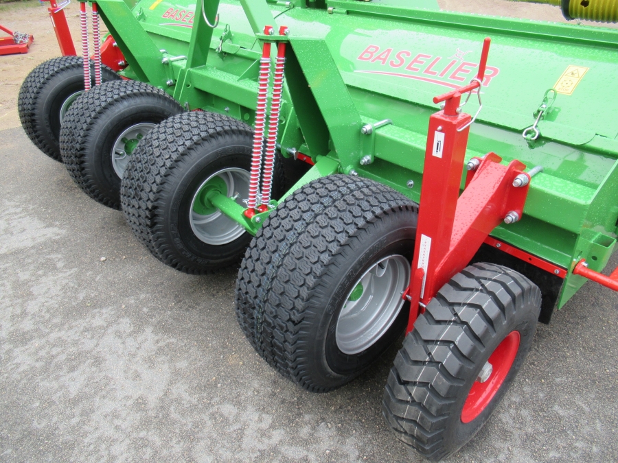 5154 Baselier 4LKB320 4x75 haulm topper