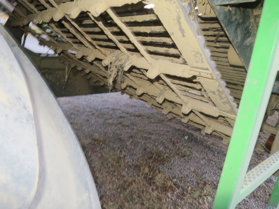 5164 AVR Spirit 8200 potato harvester