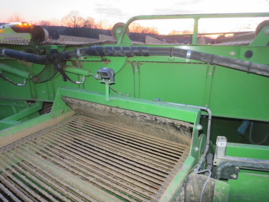 5164 AVR Spirit 8200 potato harvester