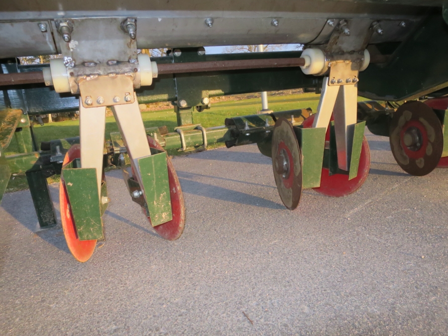 5185 Miedema front fertilizer unit 4 rows