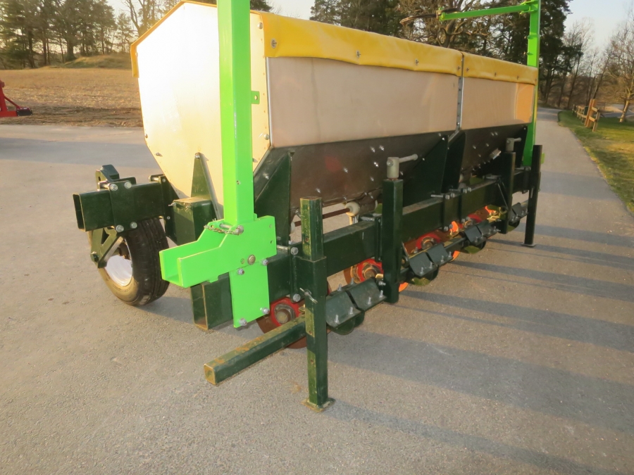 5185 Miedema front fertilizer unit 4 rows