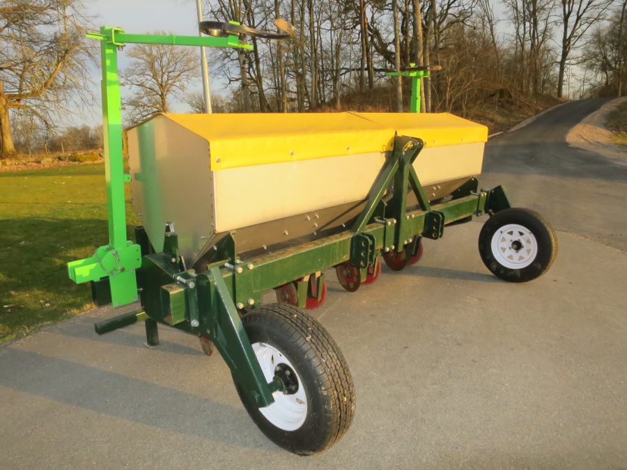 5185 Miedema front fertilizer unit 4 rows