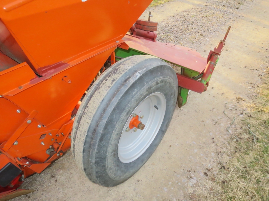 5187 Kverneland Underhaug potato planter