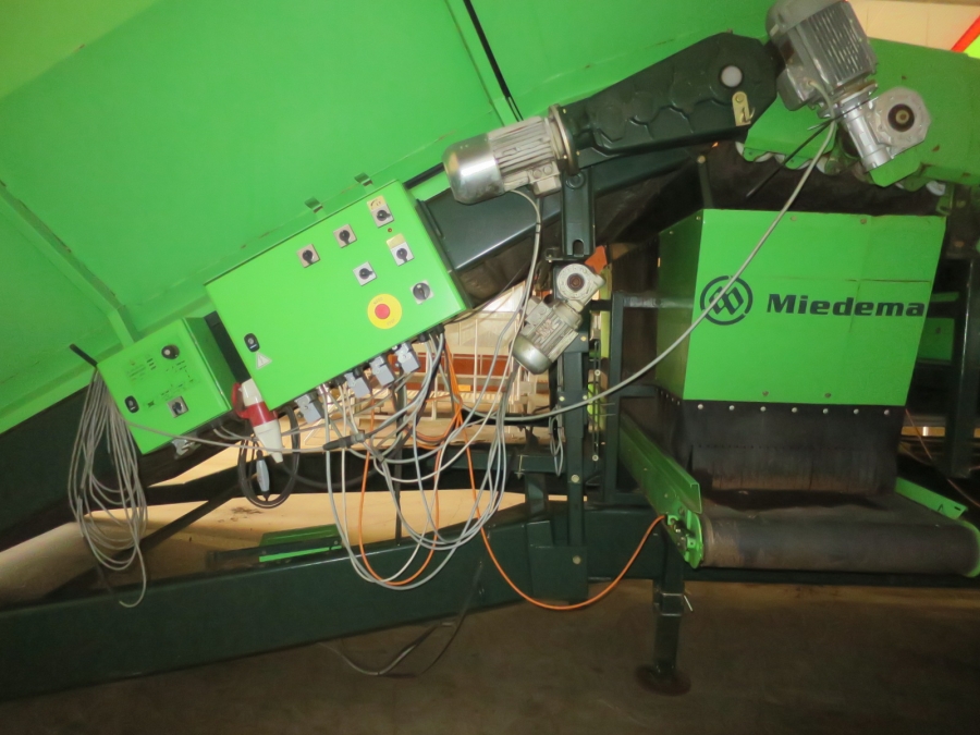 5198 5198 Miedema SB1151 Sturtzbunker