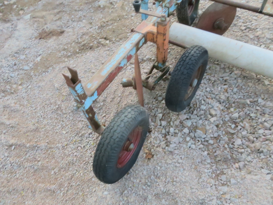 5201 Used mulch layer plastic layer