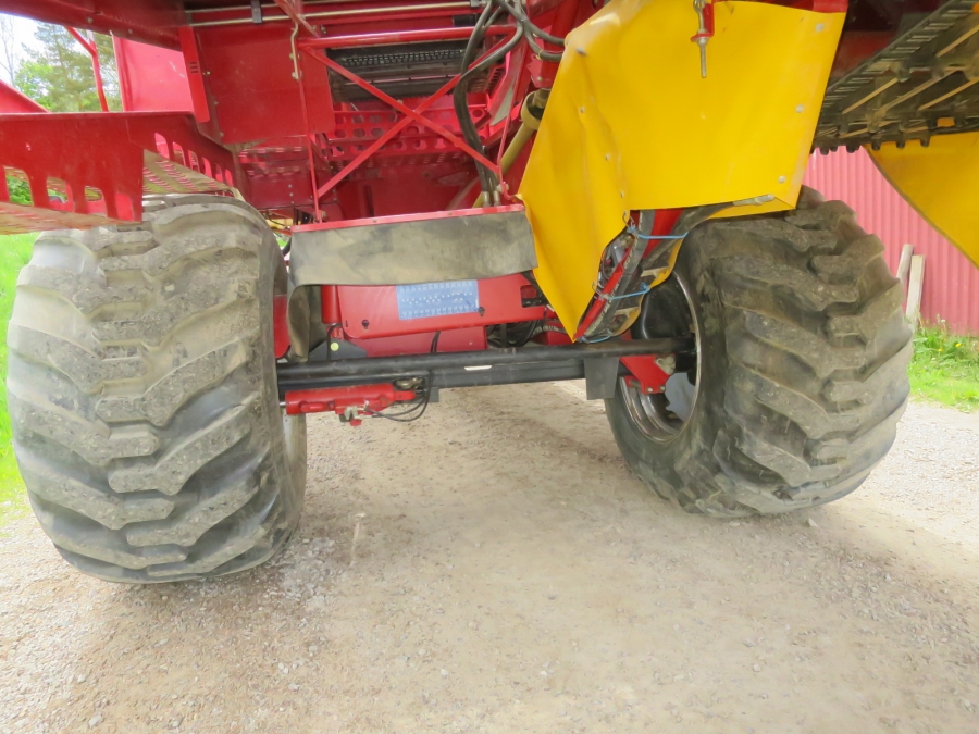 5204 Grimme SE85-55 potato harvester