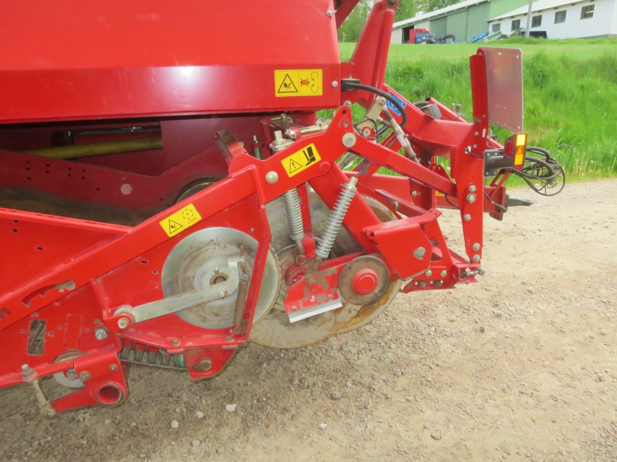 5204 Grimme SE85-55 potato harvester