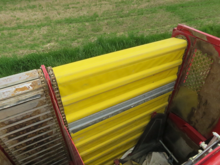 5204 Grimme SE85-55 potato harvester